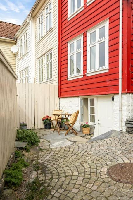 Pousada Det Lille Rode Huset Ved Floibanen *